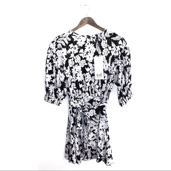 Zara NWT Floral Buttoned & Belted Mini Dress Small - Picture 4 of 9